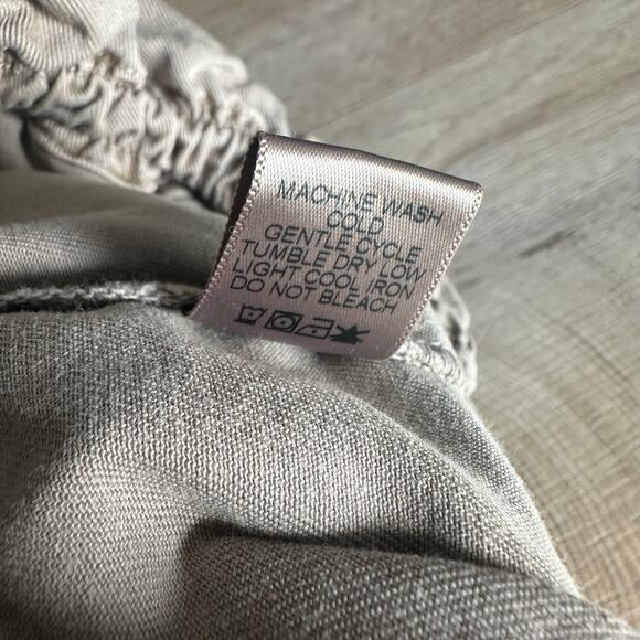 XiRena Wesley Short Dark Sand Khaki M - Picture 9 of 13